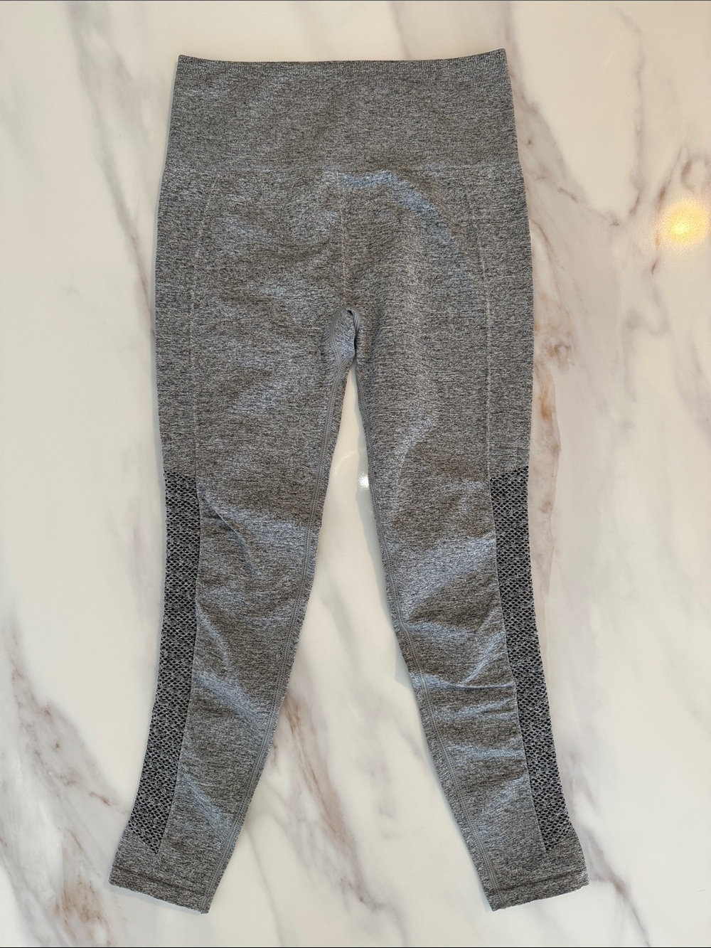 Fabletics Sync Seamless High-Waisted 7/8 Leggings Pants Small Grey Heather - Picture 3 of 16